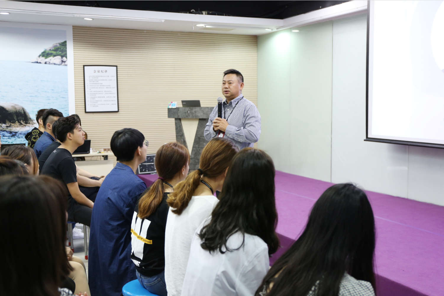 企業(yè)微信截圖_20180611182545_副本.jpg 企業(yè)微信截圖_20180611182545_副本.jpg